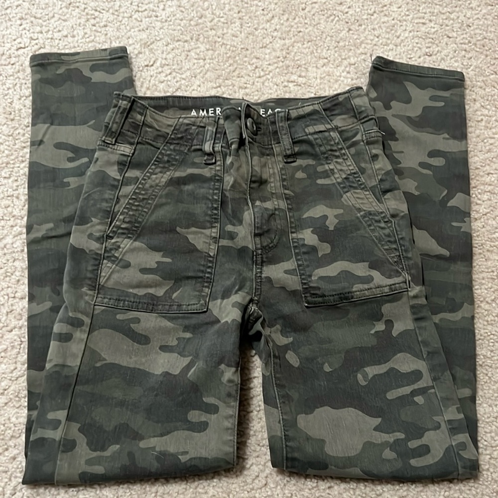 American Eagle high rise jegging! CAMO size 0